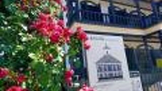 駅から見える擬洋風建築