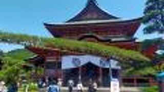 6つある善光寺の1つ。武田信玄ゆかりの寺です