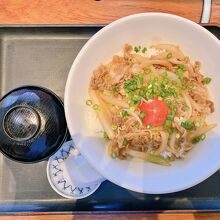 山形豚のスタミナ丼