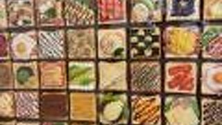 目を引くディスプレイ