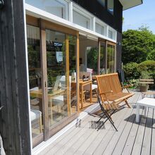 日差しがきつくない日は、テラス席に座っても気持ちよさそう。