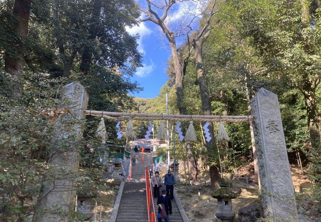 地元の方が大切に守ってきている神社のようです。