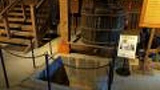 ワイン資料館で昔のワイン造りを見学