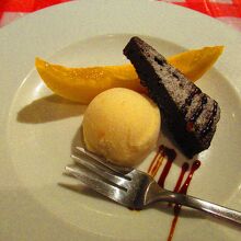 デザートにコーヒー付きます