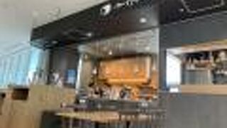 充電もできる抹茶で有名なパン屋