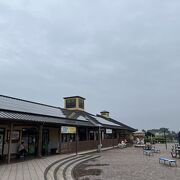 高速のパーキングと一緒の道の駅みぶ