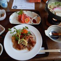 夕食のメインは阿寒ポークのソテー。どれも美味しかったです。