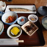 朝食。ドリンクはセルフで。コーヒーもあり。