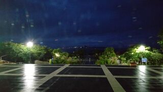 夜の海洋博公園まで、散歩しました