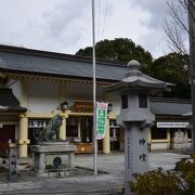名古屋城の南に位置する神社