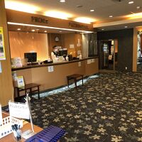 フロント・ロビー