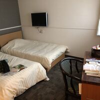 ツインベッド部屋に一人泊-清潔感あり狭かったのはベッド間のみ