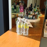 手前の鉱水は無料です