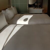 ベッドは腰高です