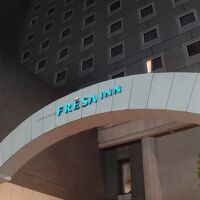 旧三井ガーデンのを利用してるので、重厚な感が