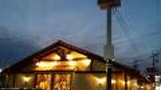 さわやかの中では比較的すいてるかな。駐車場も広く待ちやすい