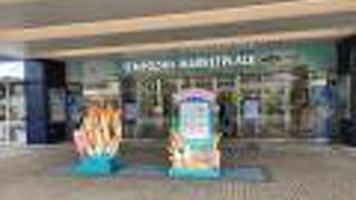 いろいろなお店があります