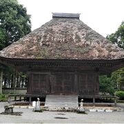 このお寺を含め，たくさんの古刹がある湯前