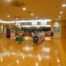 広く、明るいロビーは、気持が良いです。心が休まります。