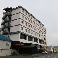 海に面したホテルで海側客室からは利尻富士が望めます