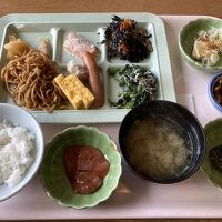 ビュッフェスタイルの朝食