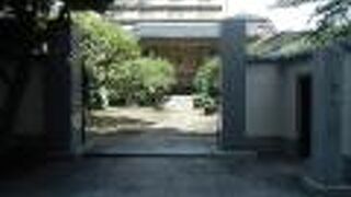 名前の由来の歌碑が欲しかった