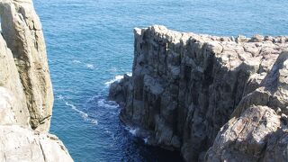 駐車場ガラガラの東尋坊