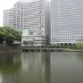 和田倉濠に映る和田倉橋とパレスホテルのコラボが美しいです