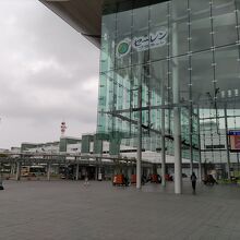 セレーンプラネットなどがある大型の複合ビルのハピリン。