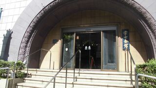 エリートの建物