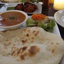 バターチキンとナン