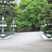 「正門鉄橋」が正式名称ですって！