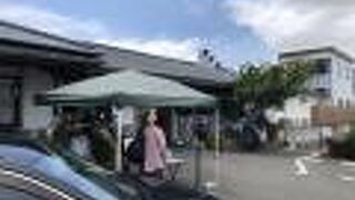 本格的なそば屋さんですが、丼も美味しいという評判です。