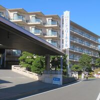 松島湾に面した側のホテル外観。