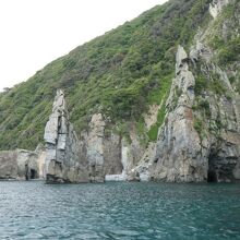 島の北側の奇岩群