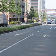 神戸の旧居留地の中央を南北に走る通り