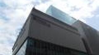 映画館とレストラン