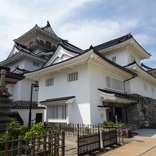 天守閣は富山市郷土博物館になっています