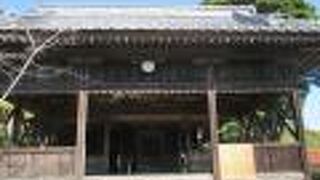 隼人の霊を祀っています。