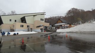 八甲田山頂公園と山麓駅を結ぶゴンドラ