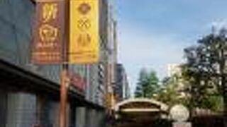 桃太郎がらみのオブジェがたくさん