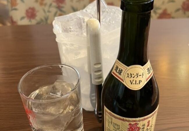 海ぶどうとゴーヤチャンプルを古酒ミニボトルで！