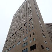 西新宿の高層ビルで一番奥