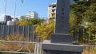 豊平橋のたもとに