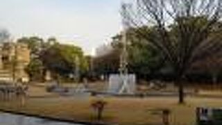 近鉄四日市駅の北東部にある公園