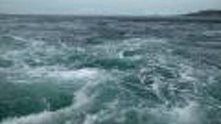 うず潮ぐるぐる、引き込まれそう