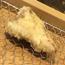 サメの天ぷら…新鮮なサメはここまで美味しいのか！