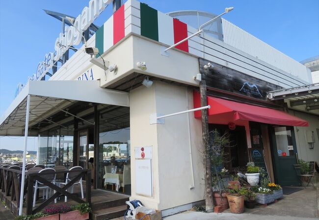 ≪マリンゲート塩釜≫2階で、港の眺めがいいイタリア料理店