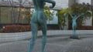 庭の像が楽しい