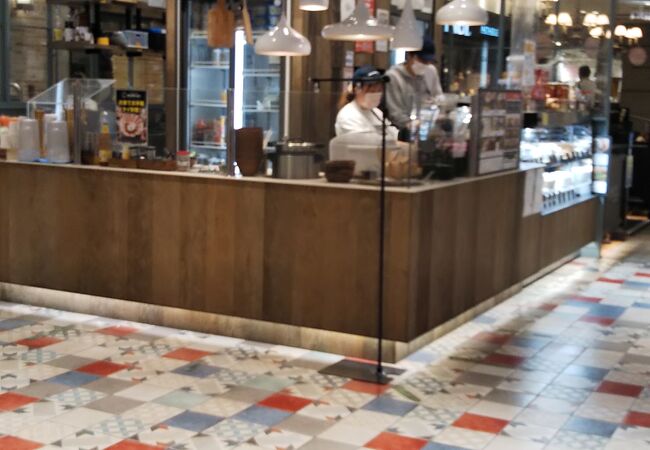 無難な味付けのタイ料理